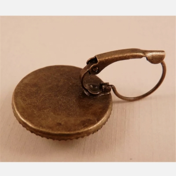 New Black Panther Glass Cabochon Bronze Lever Back Earrings. - Picture 3 of 3